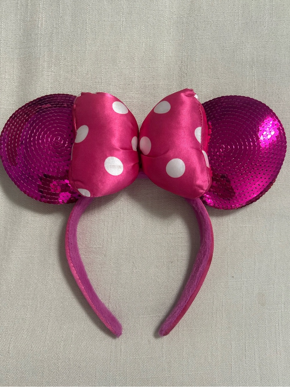 Disney Parks Minnie
Mouse Ears Pink Sequin Headband Padded Polka dot Bow Bright